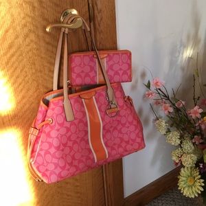 Coach handbag and matching billfold.